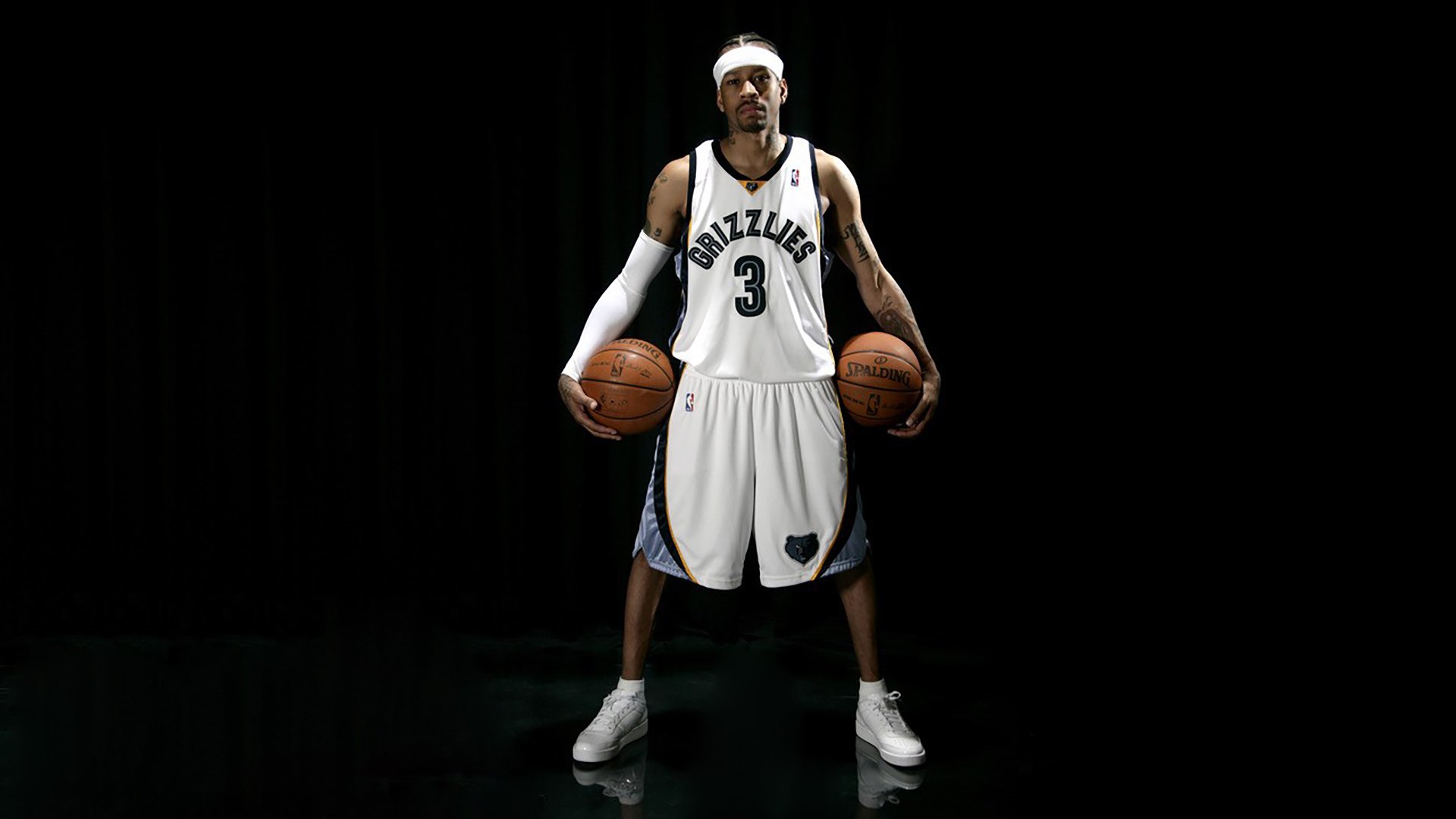 卡特的踢球节奏变化多端,令对方防守无法预料,卡特打球视频